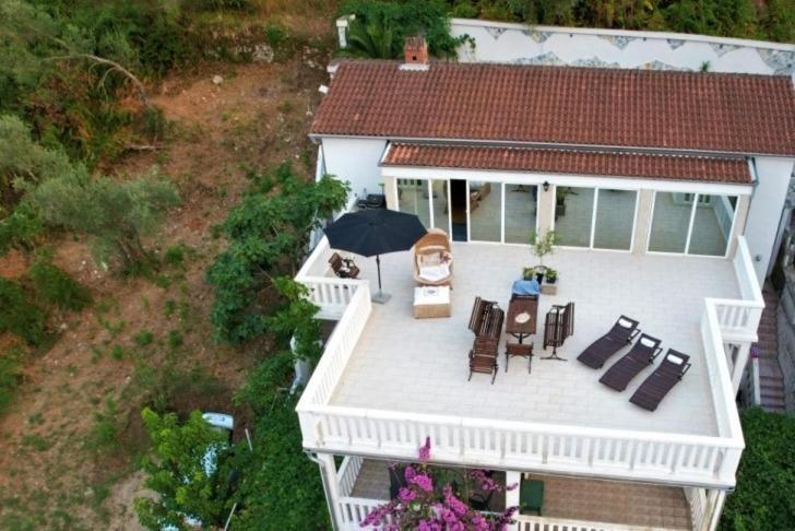 Penthouse Stoliv New Spa-Pool Villa Is Located 5M From The Sea, Exclusive Terrace,Private Jetty Wih Sunbeds, Pebble Beach, Secluded Location Total Area 375M2 At Your Disposal Κότορ Εξωτερικό φωτογραφία