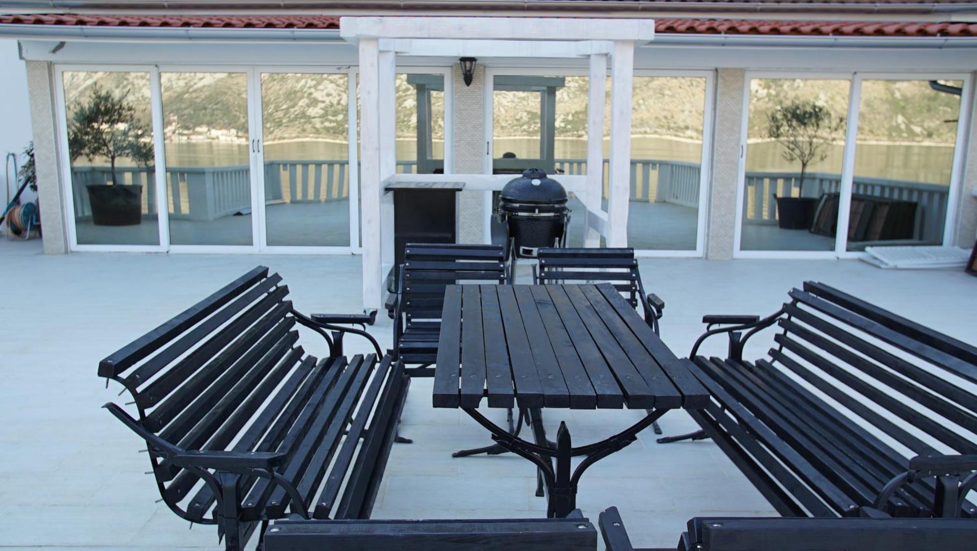 Penthouse Stoliv New Spa-Pool Villa Is Located 5M From The Sea, Exclusive Terrace,Private Jetty Wih Sunbeds, Pebble Beach, Secluded Location Total Area 375M2 At Your Disposal Κότορ Εξωτερικό φωτογραφία