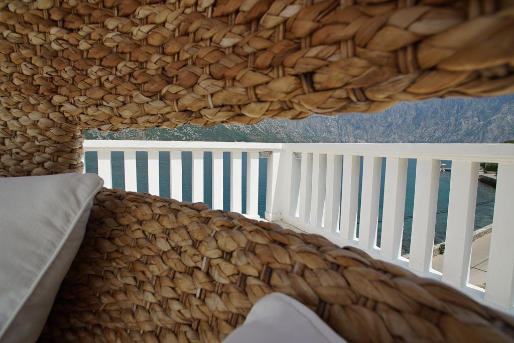 Penthouse Stoliv New Spa-Pool Villa Is Located 5M From The Sea, Exclusive Terrace,Private Jetty Wih Sunbeds, Pebble Beach, Secluded Location Total Area 375M2 At Your Disposal Κότορ Εξωτερικό φωτογραφία