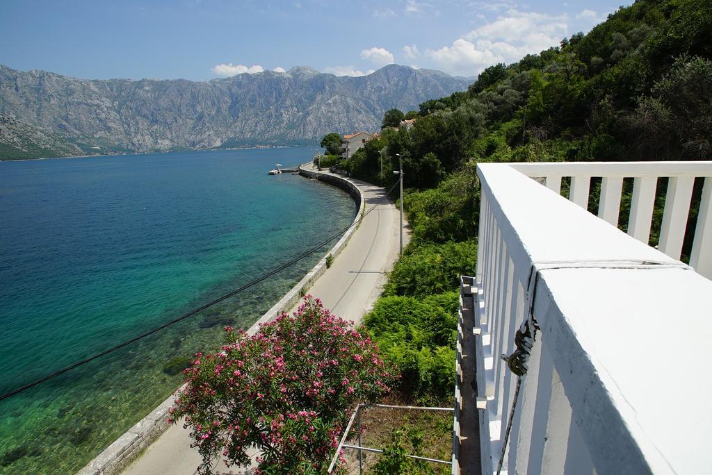 Penthouse Stoliv New Spa-Pool Villa Is Located 5M From The Sea, Exclusive Terrace,Private Jetty Wih Sunbeds, Pebble Beach, Secluded Location Total Area 375M2 At Your Disposal Κότορ Εξωτερικό φωτογραφία