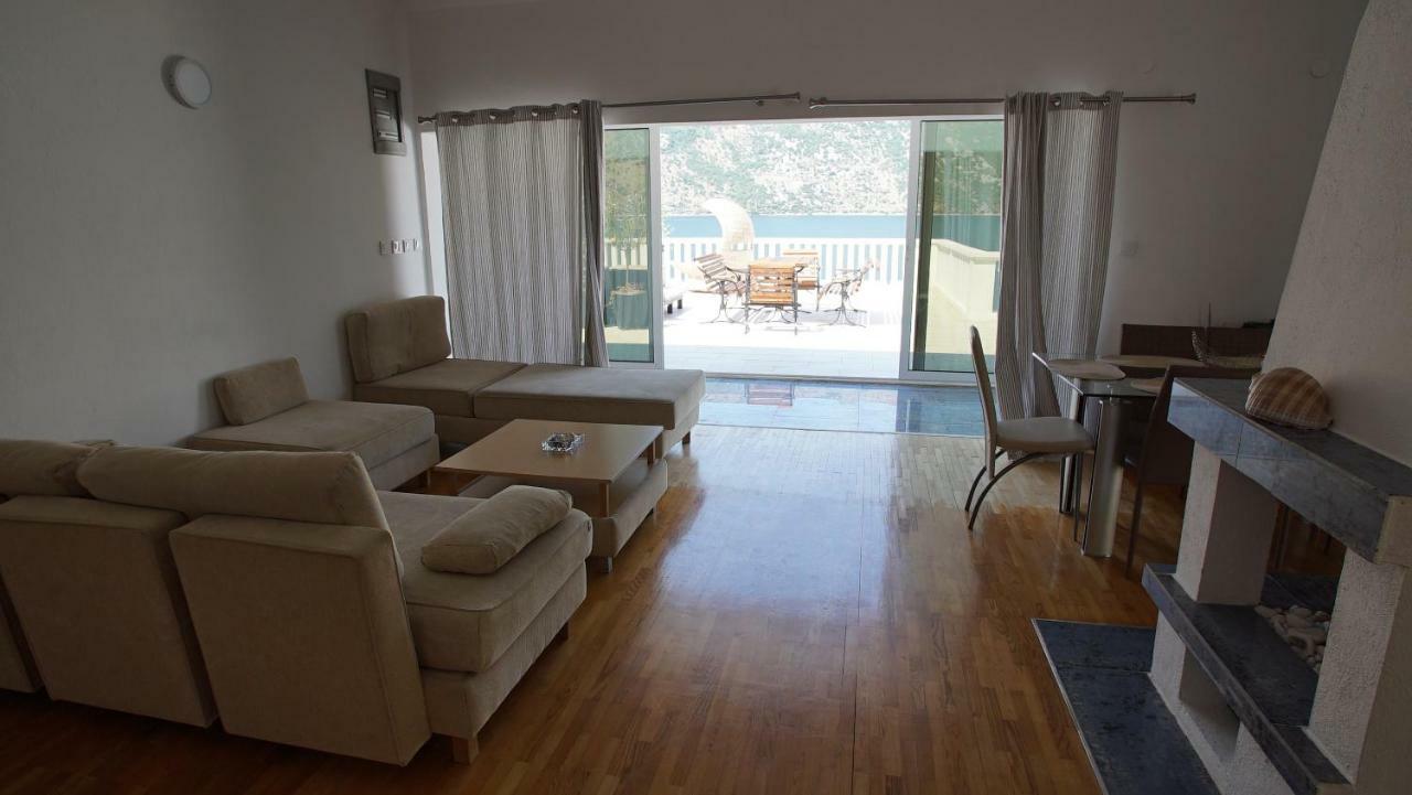 Penthouse Stoliv New Spa-Pool Villa Is Located 5M From The Sea, Exclusive Terrace,Private Jetty Wih Sunbeds, Pebble Beach, Secluded Location Total Area 375M2 At Your Disposal Κότορ Εξωτερικό φωτογραφία